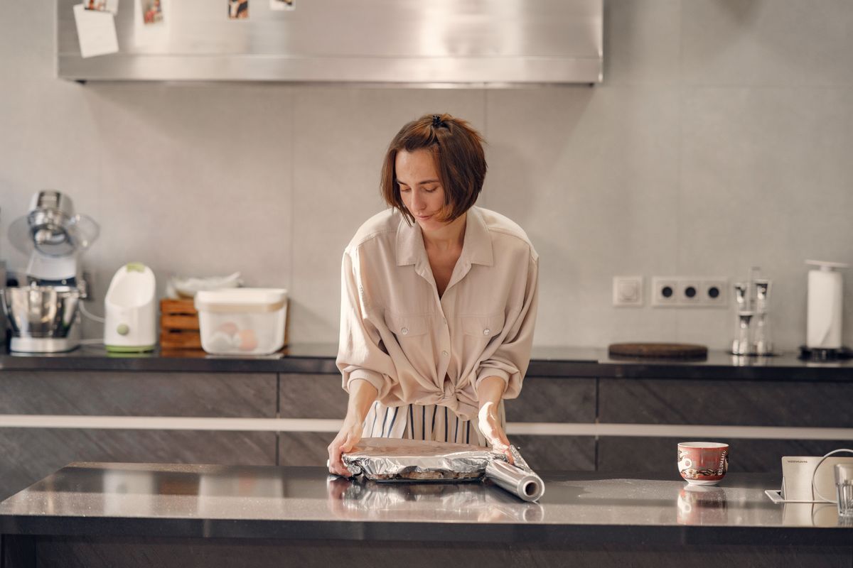 Wrapping food in aluminum foil