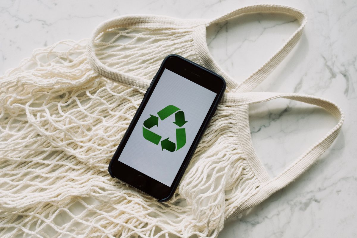 Recycling symbol on a smartphone